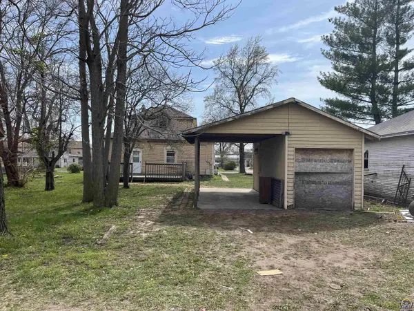 511 Mission ST, St. Marys, KS 66536