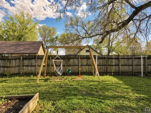 802 W Bertrand, St. Marys, KS 66536