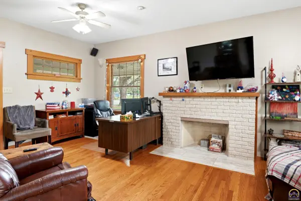 1607 NW Lower Silver Lake RD, Topeka, KS 66608