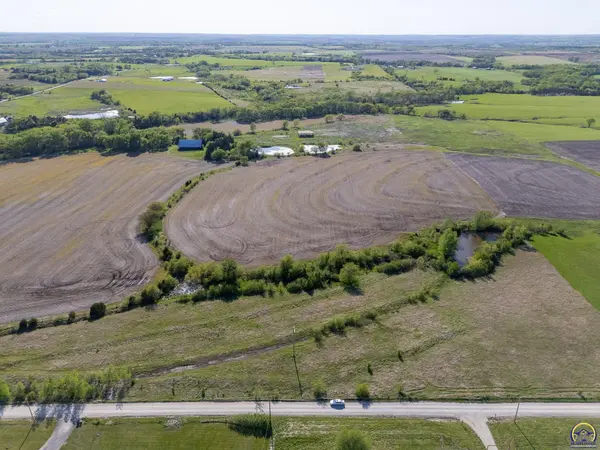 Tract 1 SW Docking RD, Auburn, KS 66402