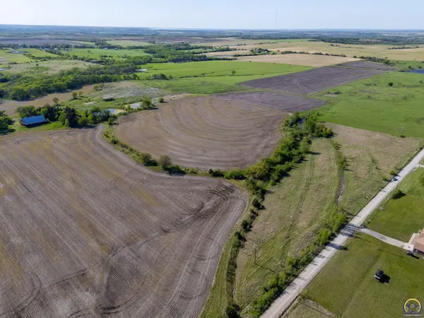 Tract 2 SW Docking RD, Auburn, KS 66402