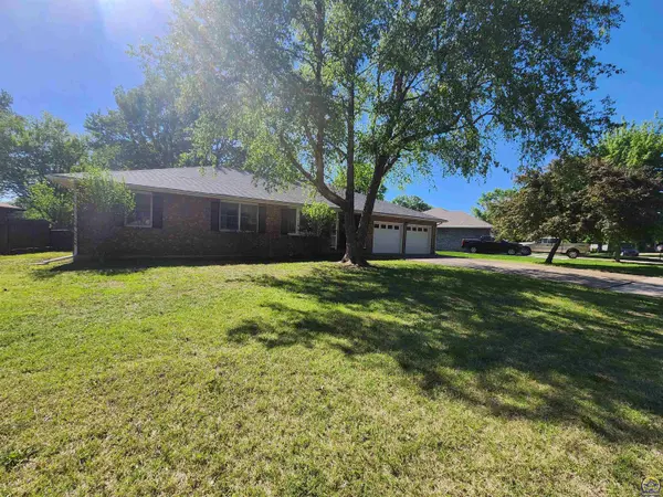 2501 West View Dr, Emporia, KS 66801