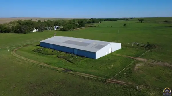 2644a HWY 177, Strong City, KS 66869