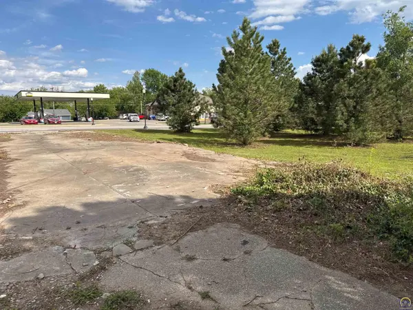 524 S Topeka, Lyndon, KS 66451