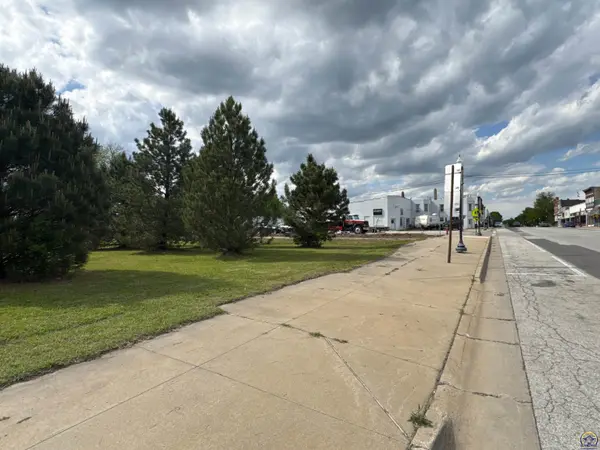 524 S Topeka, Lyndon, KS 66451