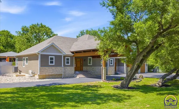 2001 Morningside Dr, Emporia, KS 66801