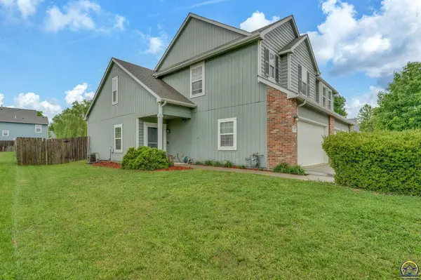 2429 Surrey Dr, Lawrence, KS 66046