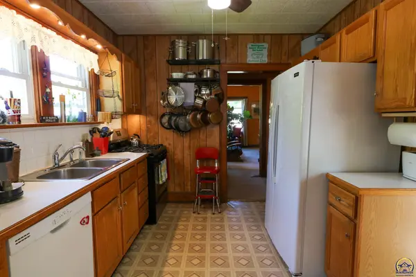 107 N Topeka AVE, Osage City, KS 66523