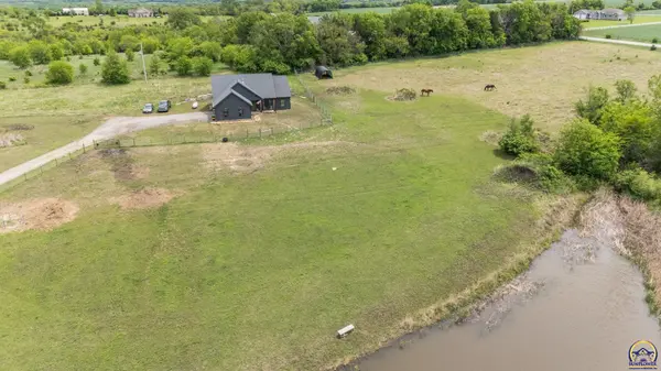 1714 SE Herschell RD, Tecumseh, KS 66542