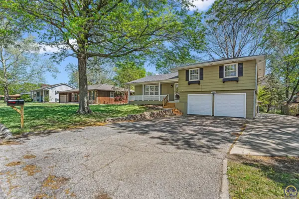 2806 SW Maupin LN, Topeka, KS 66614