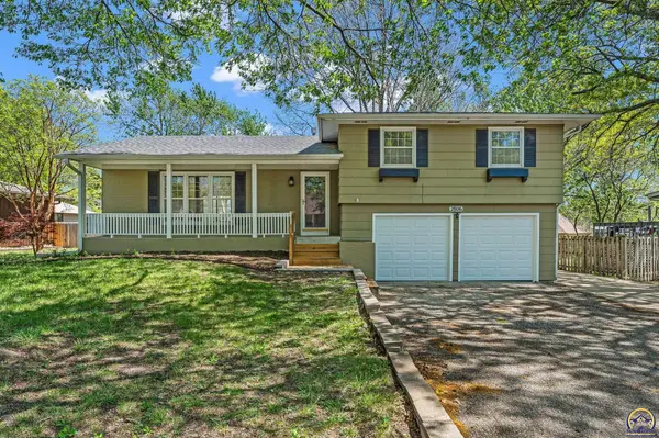 2806 SW Maupin LN, Topeka, KS 66614