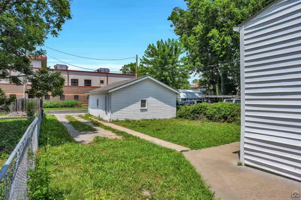 717 SW Lincoln ST, Topeka, KS 66606