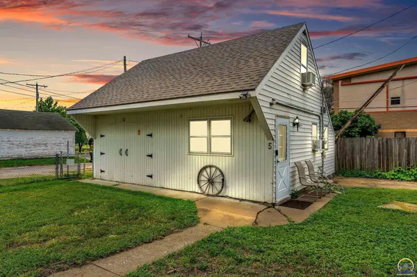 719 SW Lincoln ST, Topeka, KS 66606
