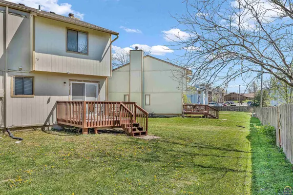 6109-6111 SW 26th ST, Topeka, KS 66614