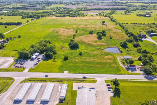 000 US 75 HWY, Lyndon, KS 66451