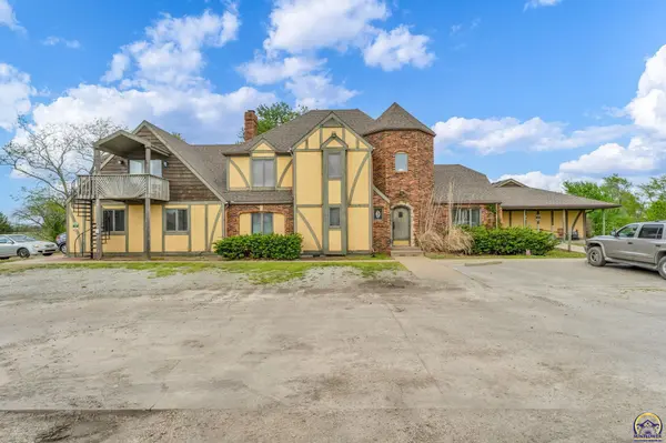 1505 Linn Street, Valley Falls, KS 66610