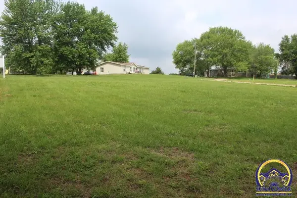 9395 Delaware DR, Ozawkie, KS 66070-0000