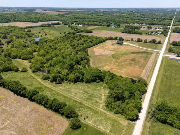18597 190th Rd, Denison, KS 66419