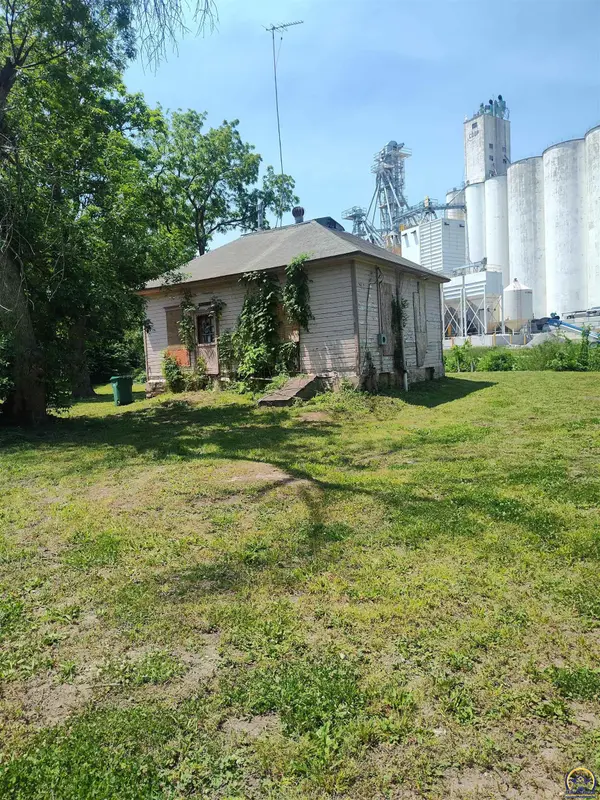 522 Indiana AVE, Holton, KS 66436