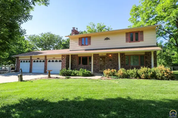 1410 Drury LN, Emporia, KS 66801