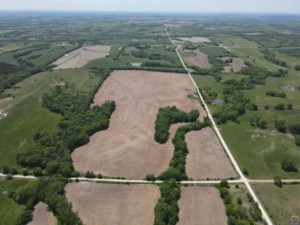 000 J RD, Holton, KS 66436