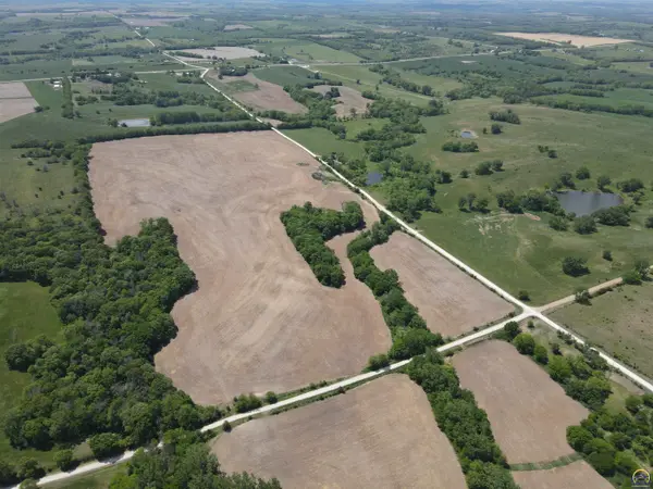 000 J RD, Holton, KS 66436