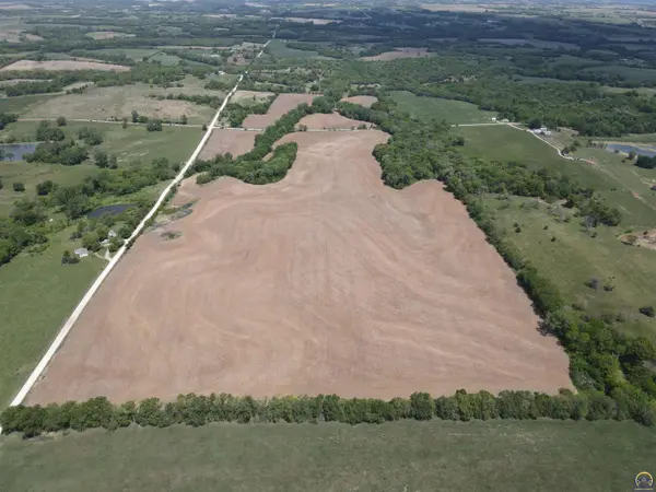 000 J RD, Holton, KS 66436