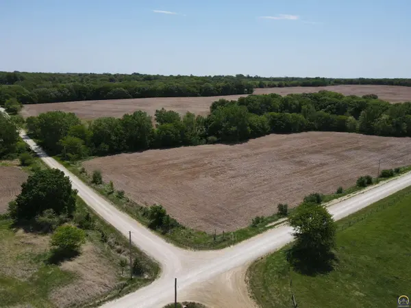 000 J RD, Holton, KS 66436