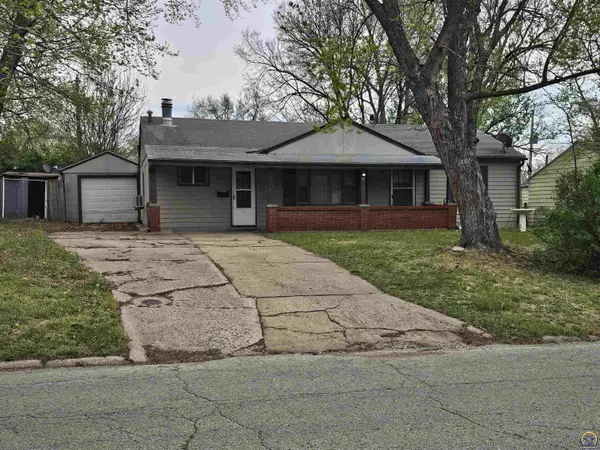 2124 SW Morningside RD, Topeka, KS 66614
