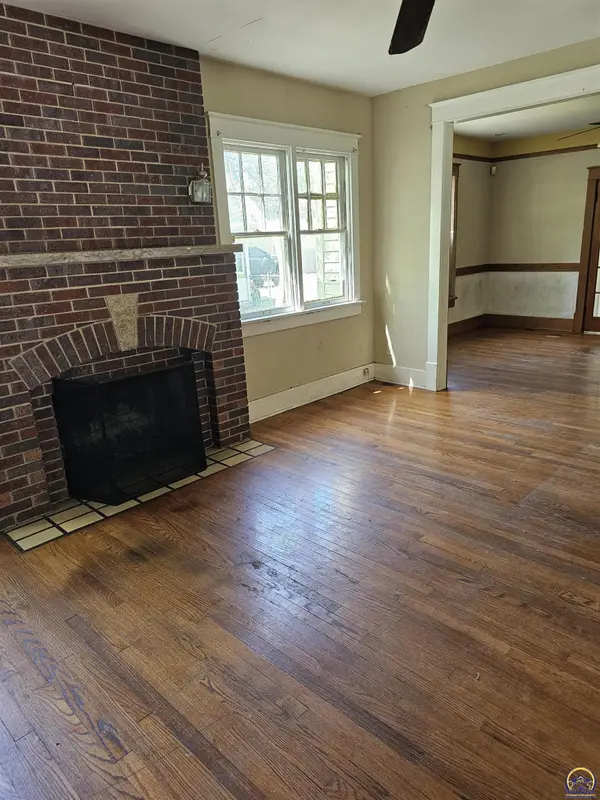 713 SW Clay ST, Topeka, KS 66606