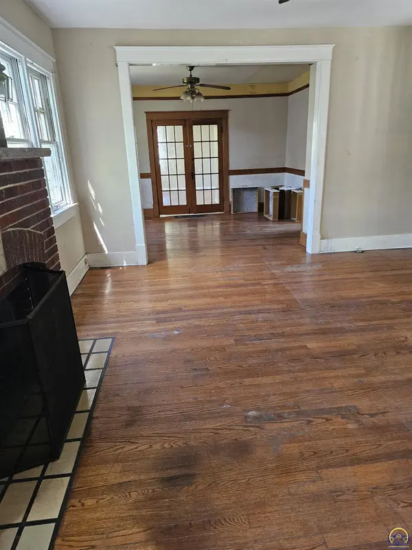 713 SW Clay ST, Topeka, KS 66606