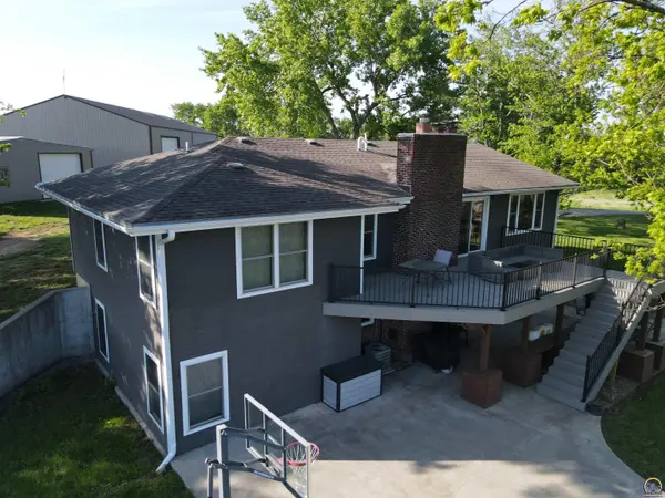 24298 M RD, Holton, KS 66436