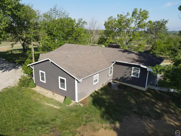 24298 M RD, Holton, KS 66436