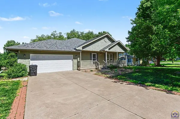 3355 SW Westport DR, Topeka, KS 66614