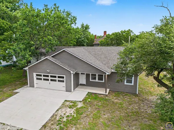406 Yuba St, Burlington, KS 66839