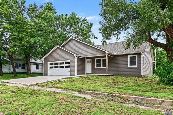 406 Yuba St, Burlington, KS 66839