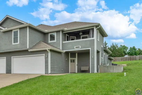 5840 & 5842 SW Woodbridge DR, Topeka, KS 66606