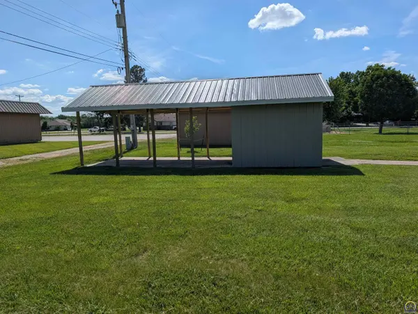 909 Martindale St, Burlington, KS 66839