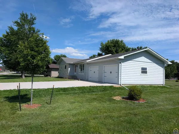 909 Martindale St, Burlington, KS 66839