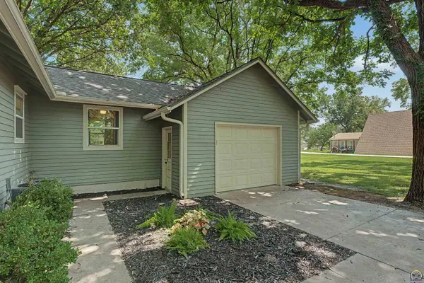 302 Masche ST, Silver Lake, KS 66539