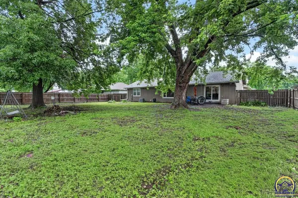 2921 SW Lincolnshire RD, Topeka, KS 66614