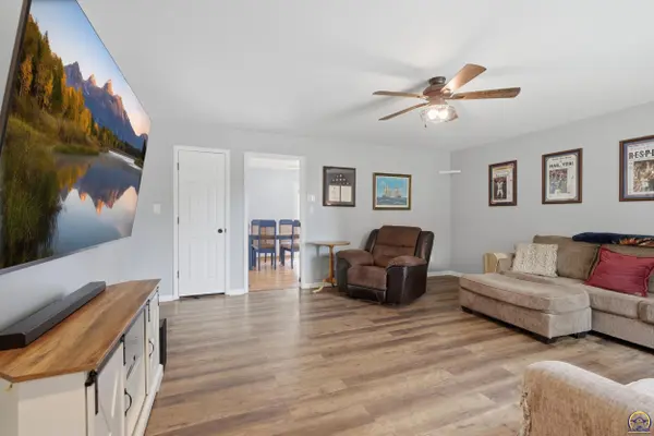326 Stallion Cir, Ogden, KS 66517