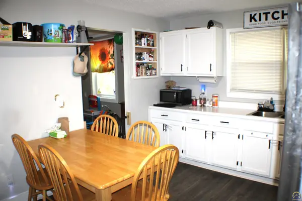 1235 NE Madison ST, Topeka, KS 66608