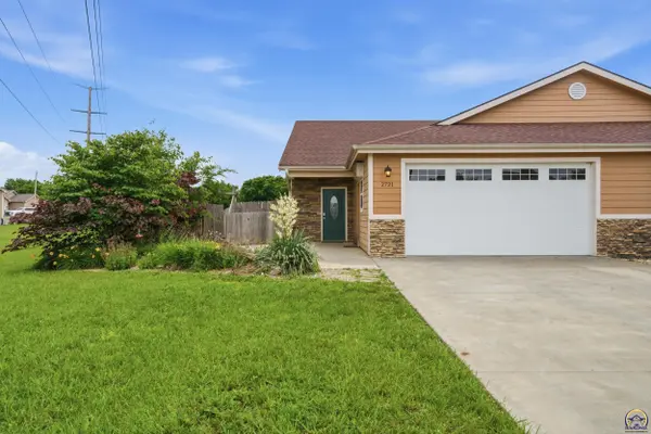 2721 Buttonwood Dr, Manhattan, KS 66502