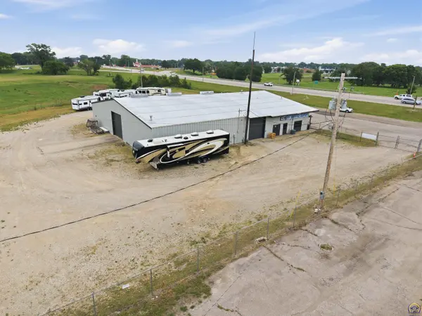 542 NW US 24 HWY, Topeka, KS 66608