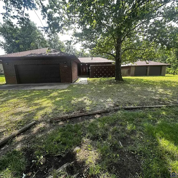 4220 SE California AVE, Topeka, KS 66609
