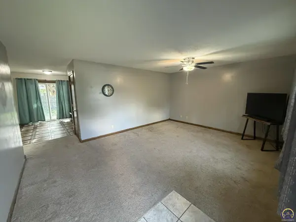 401 S Apollo ST, Silver Lake, KS 66539