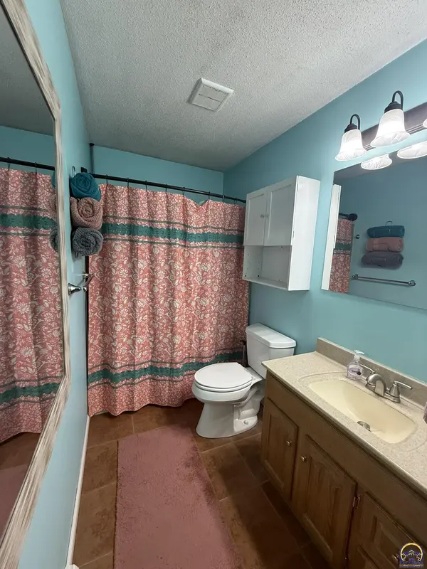 401 S Apollo ST, Silver Lake, KS 66539