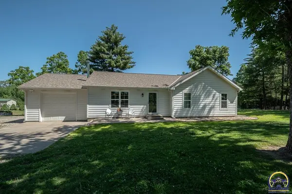 2664 27th ST, Topeka, KS 66617