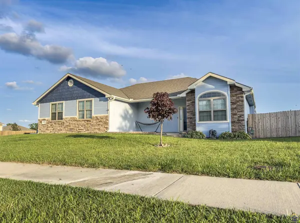 2911 SW Whitney AVE, Topeka, KS 66614